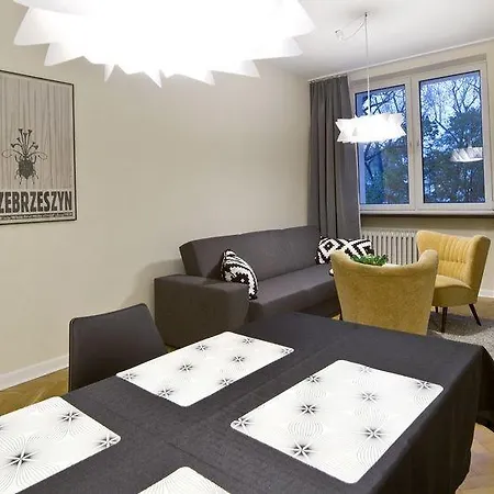 Goodnight Center Apartman