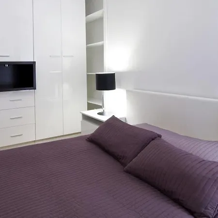 Goodnight Center Apartman