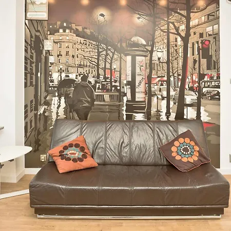 Apartment Goodnight Center